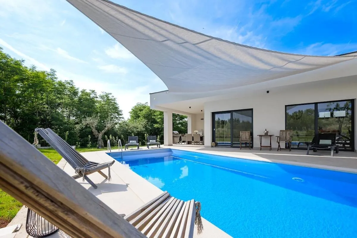 Villa Lim Silent By Istrialux Matohanci