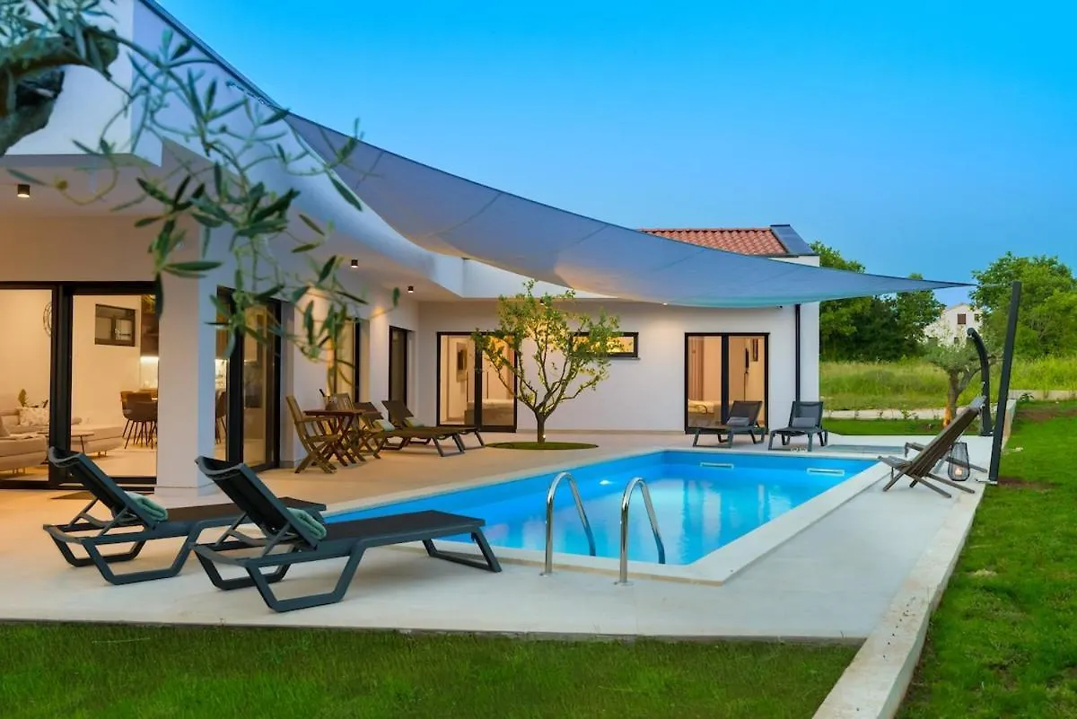 Villa Lim Silent By Istrialux Matohanci