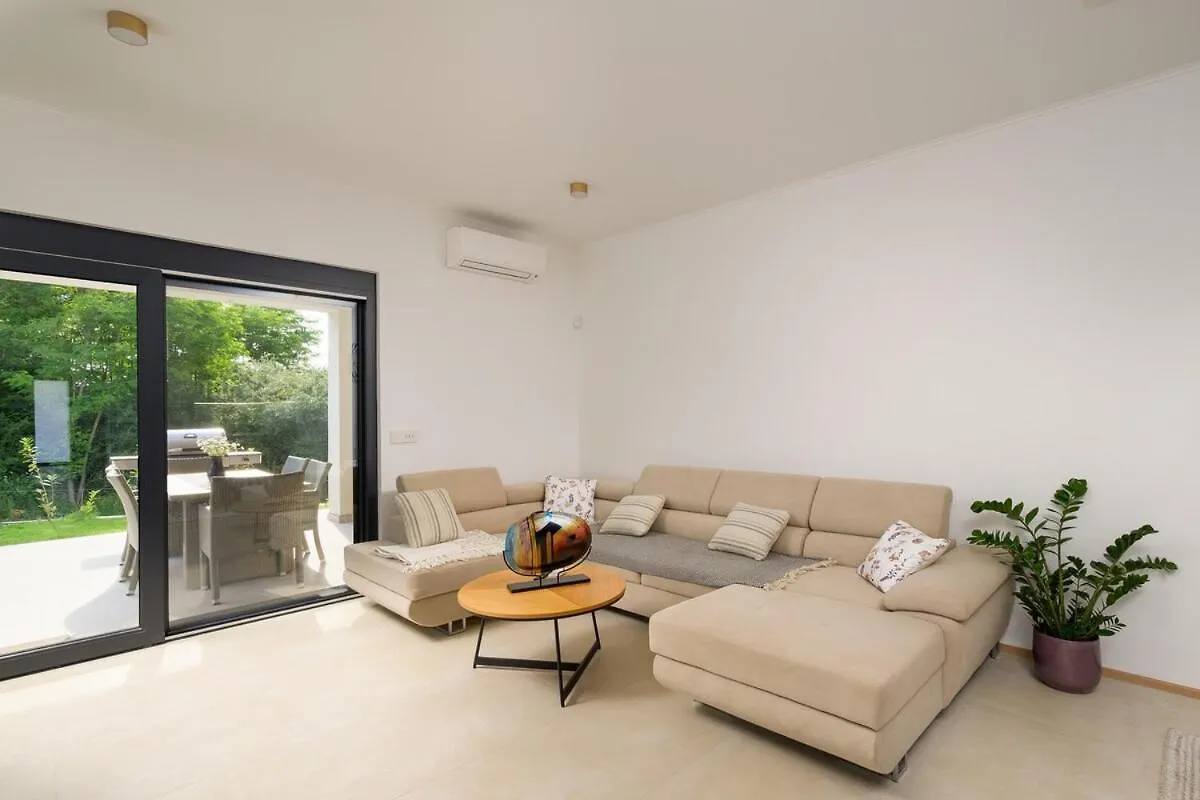 Villa Lim Silent By Istrialux Matohanci 0*,